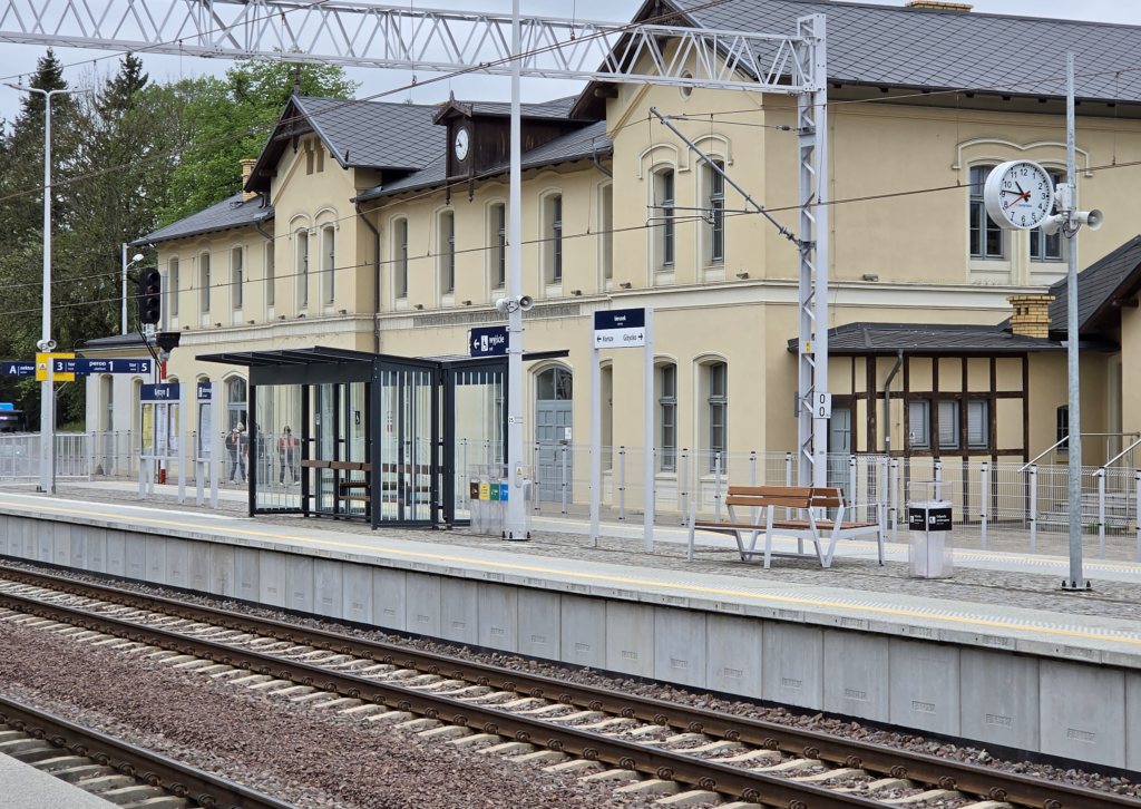 New platform equipment on the Niegocin – Korsze route, completion of works on LK38.